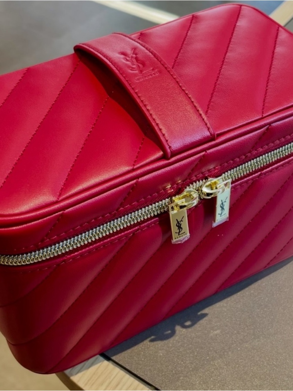 YSL beauty red case - Picture 4 of 9
